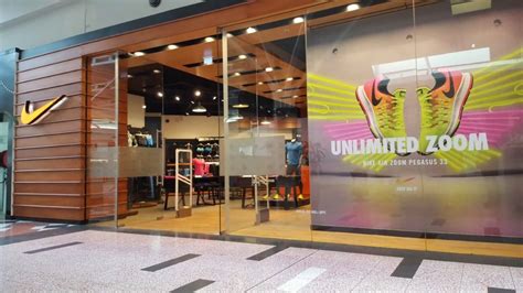 nike store macarthur square